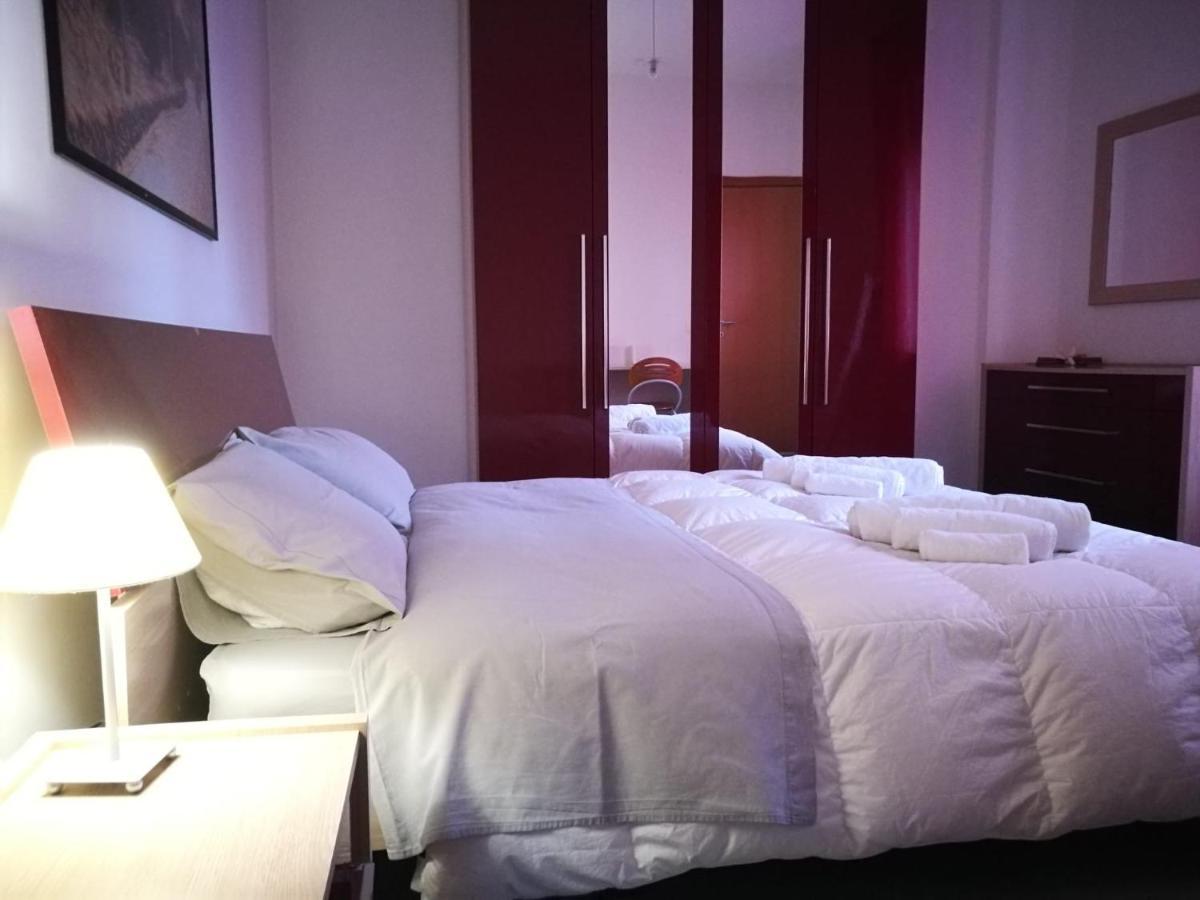 "Casa Giuliari" In Borgo Roma Vicino Policlinico Univr Fiera Apartman Verona Kültér fotó